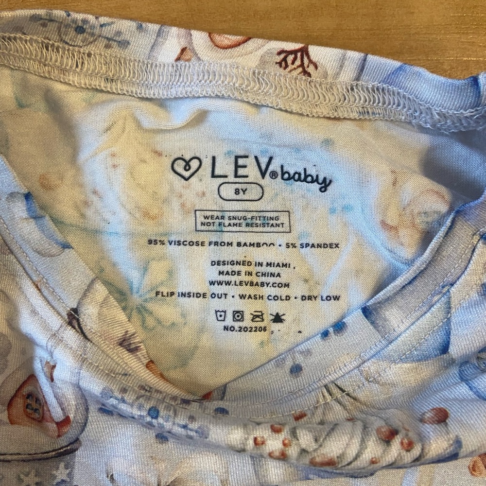 Lev baby 2 piece Christmas pajamas size 8 Blue Snowglobe Holiday - Picture 3 of 4